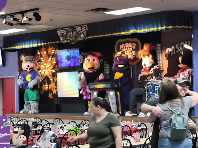 The store's 2-Stage around a month before removal (6-11-2022) (PC: Jeffery Androsian)