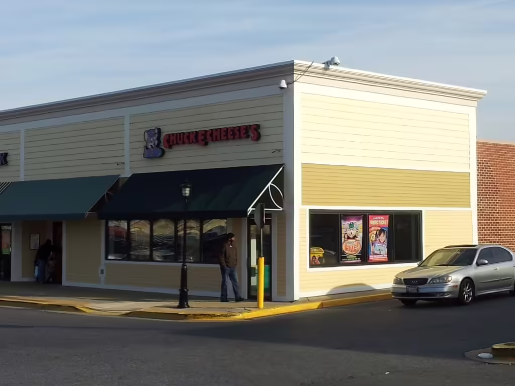 Chuck E. Cheese's exterior around 2011