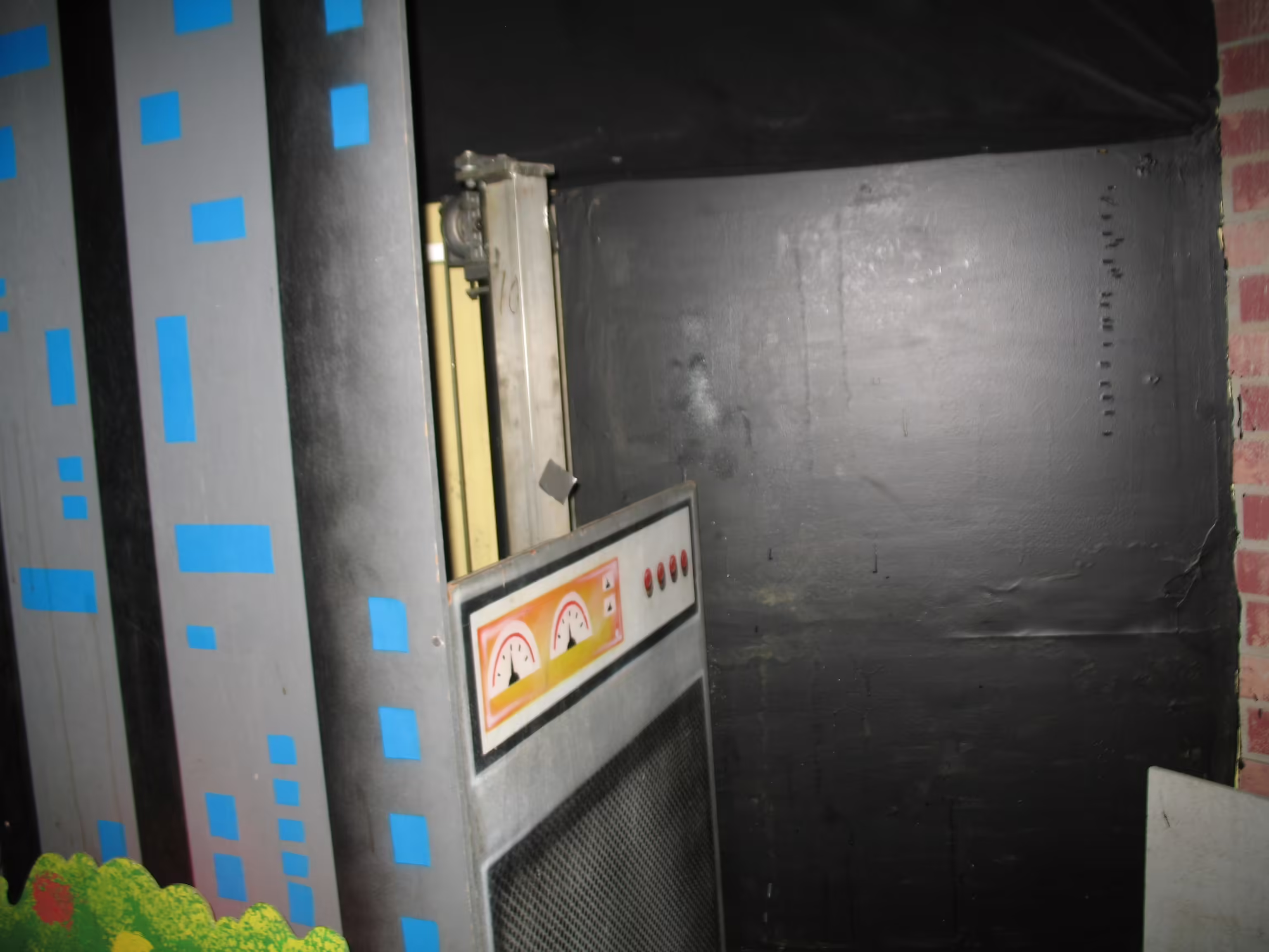 Pizzacams Box used to block access to the Moon.(Winter 2009)