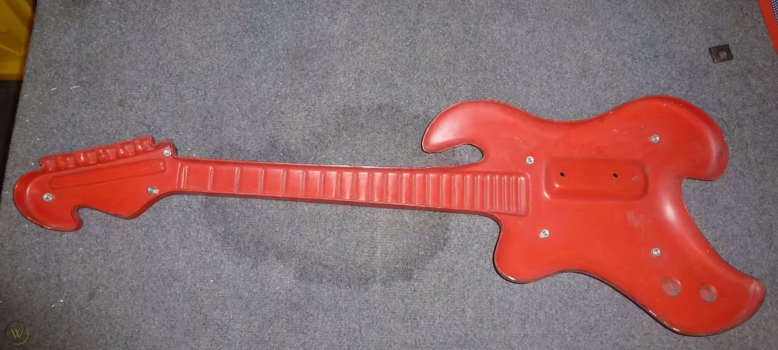 BB_guitar_red.avif