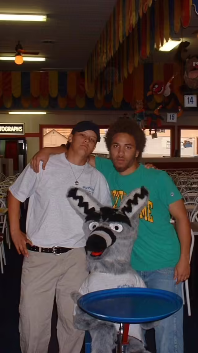 Table numbers held up by muppets in the restauranthttps://x.com/QoSBaszler/status/532992347064508416