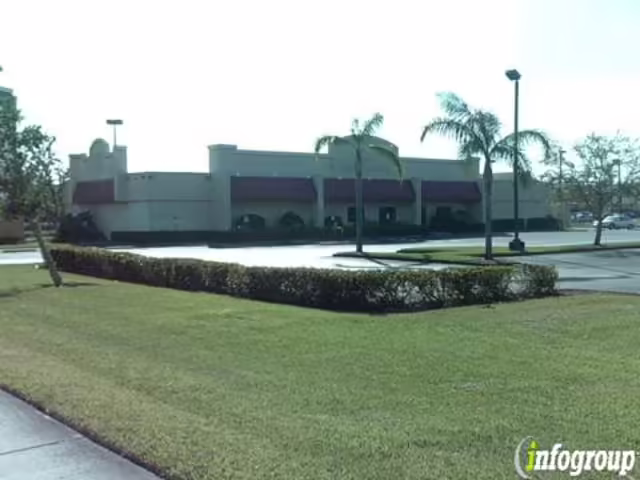 A photo of the exterior of the store after closure (PC: Yellow Pages).