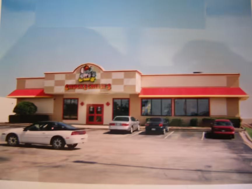 A photo of the store's exterior in 2004 not long remodeling to the 2003 Update (PC: Unknown)