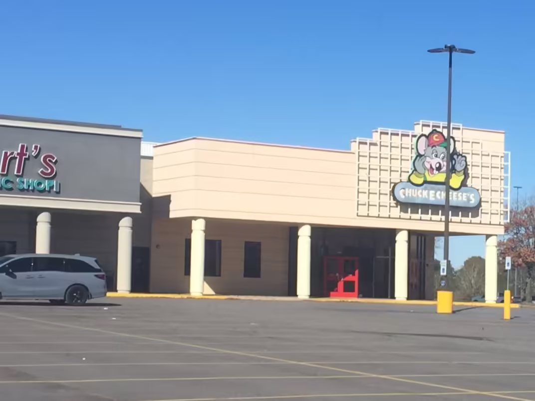 1998 Chuck E. Cheese's Sign (Years installed: Early 2000s - 2004)