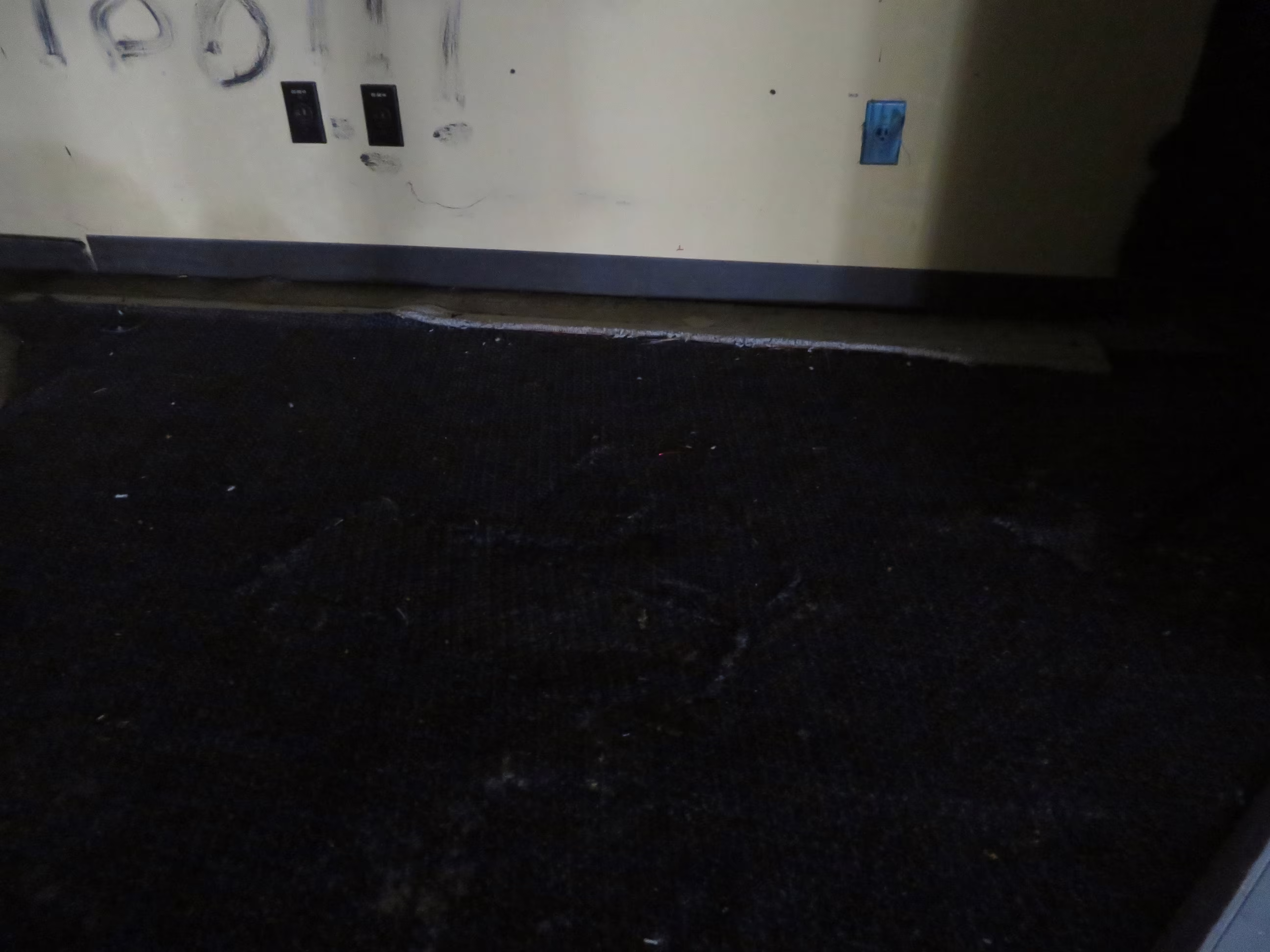 Outline of Pizzacams mech in the carpet (October 2023)