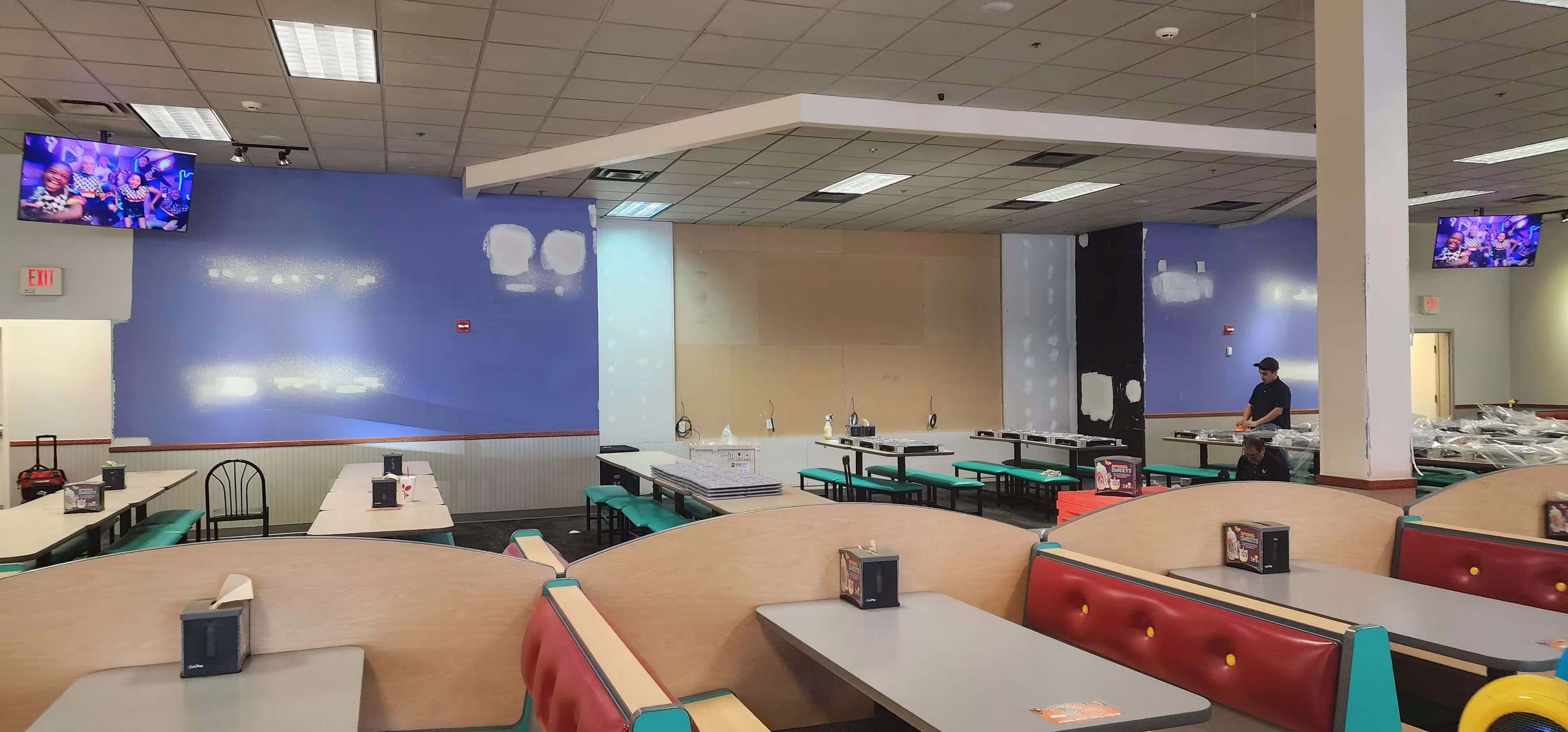 Showroom (April 19, 2023)