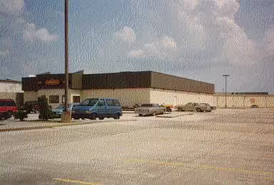 Exterior, 1980's (PC: showbizpizza.com)