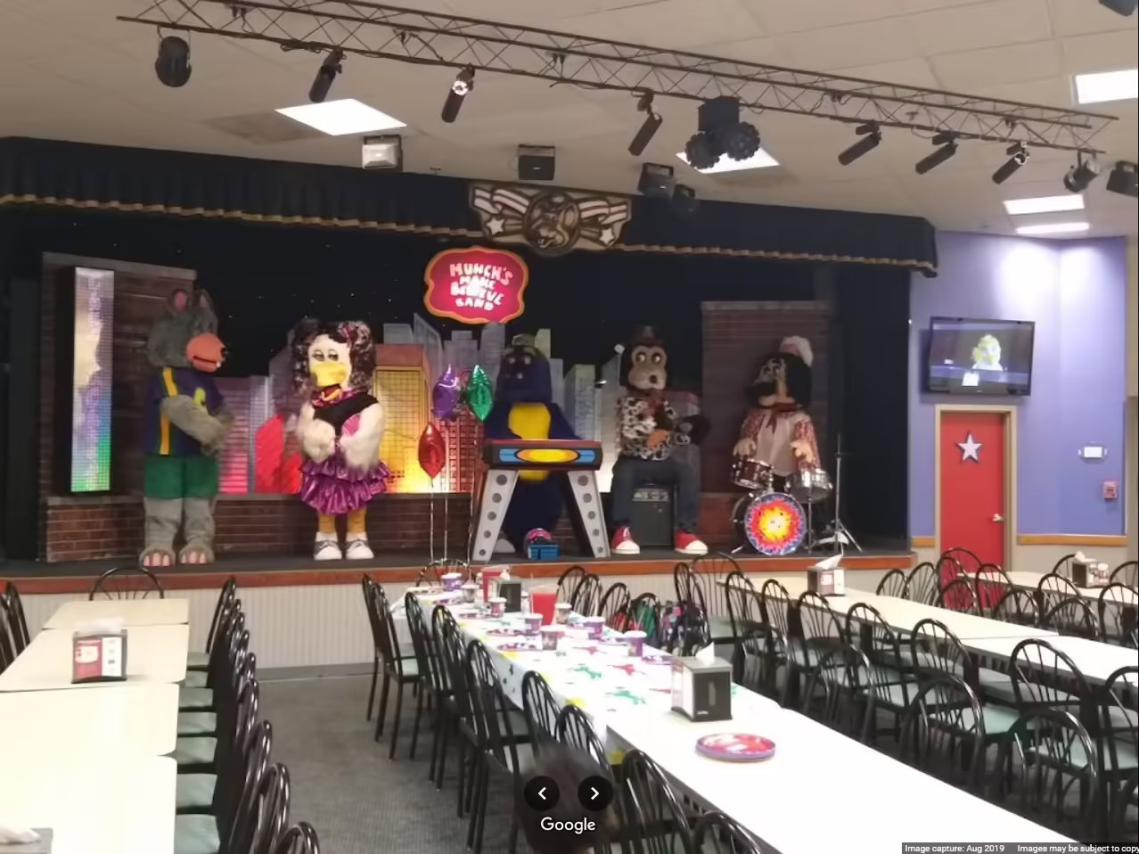 A photo of the store's 1-Stage in August 2019 (PC: Bijan Mishra on Google Maps)