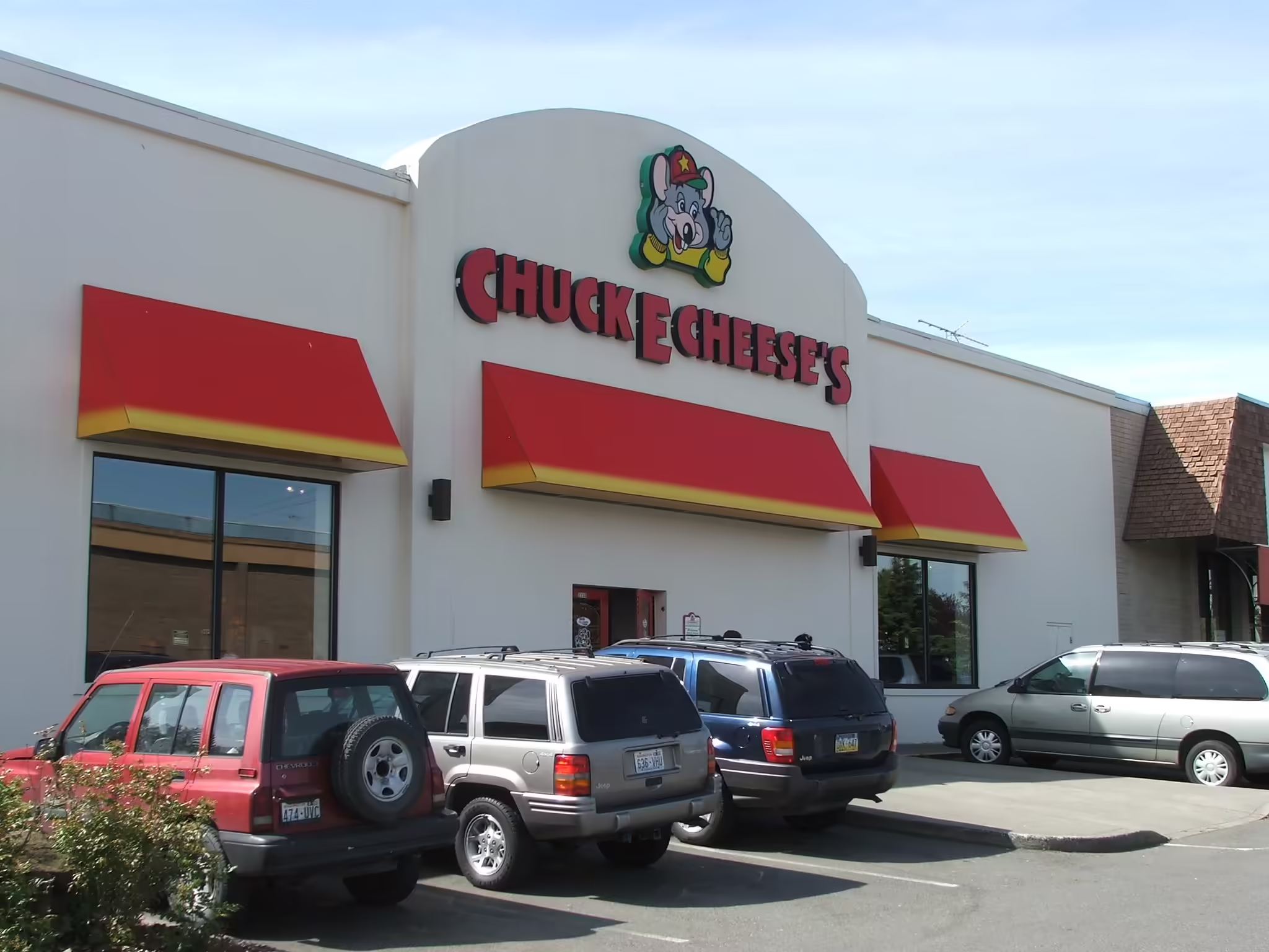 A photo of Bellevue before receiving the 2005 remodel.