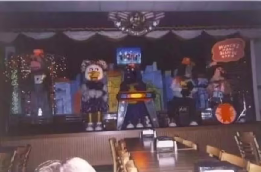 A full photo of the store's 1-Stage in the Mid-Late 1990's (PC: Unknown)