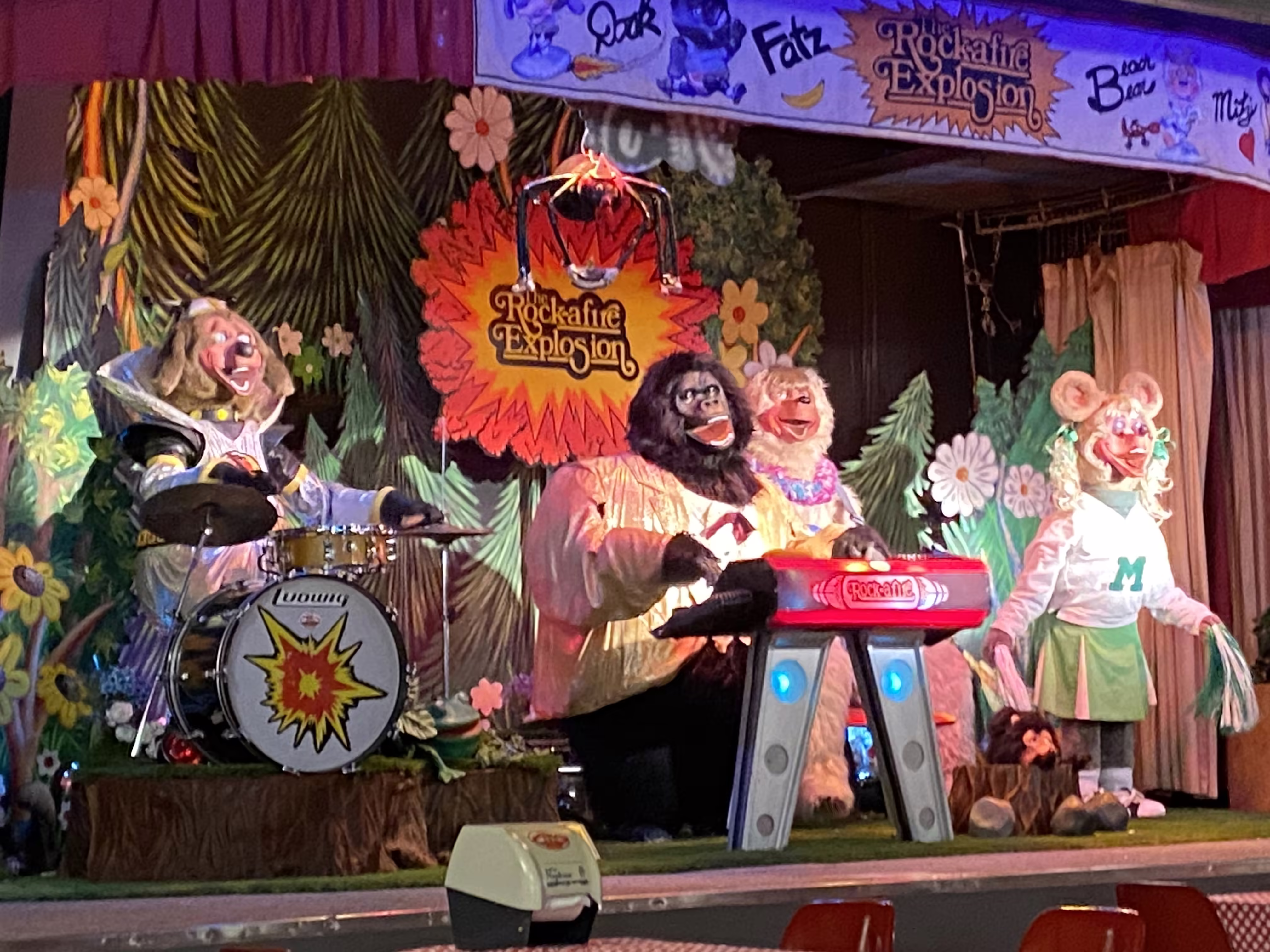 The Classic Stage at [[Barboursville, WV (5 Cracker Barrel Dr)]] in November 2022. (Still in operation)