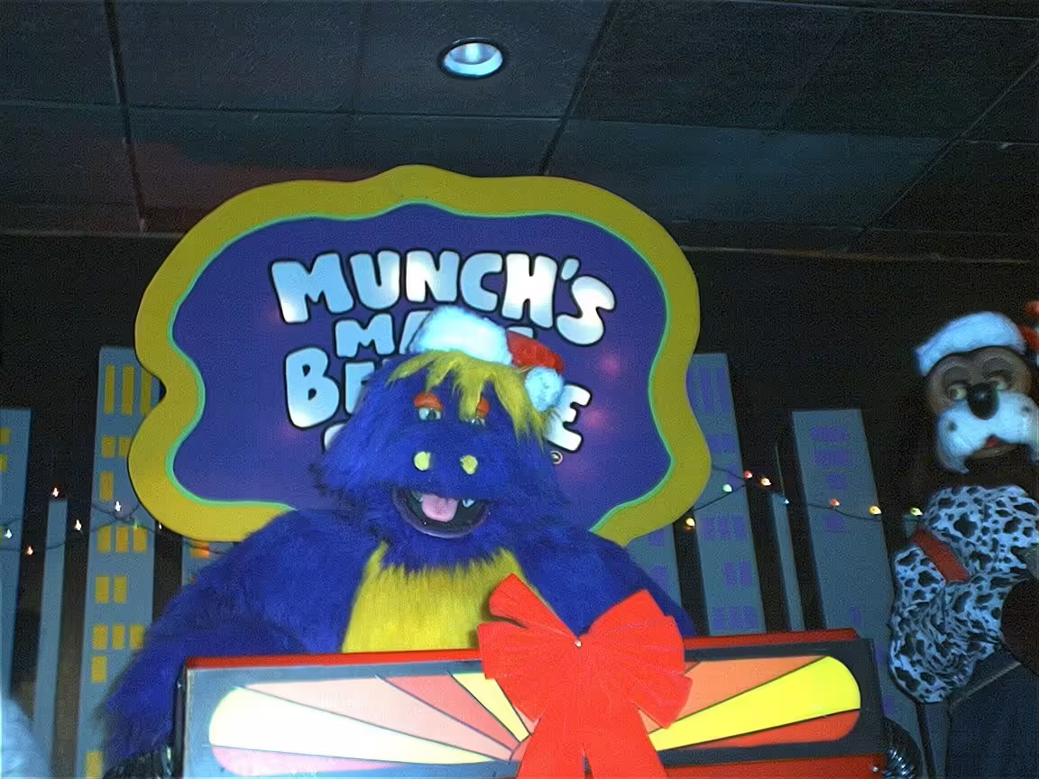 Munch (Holiday 2002)