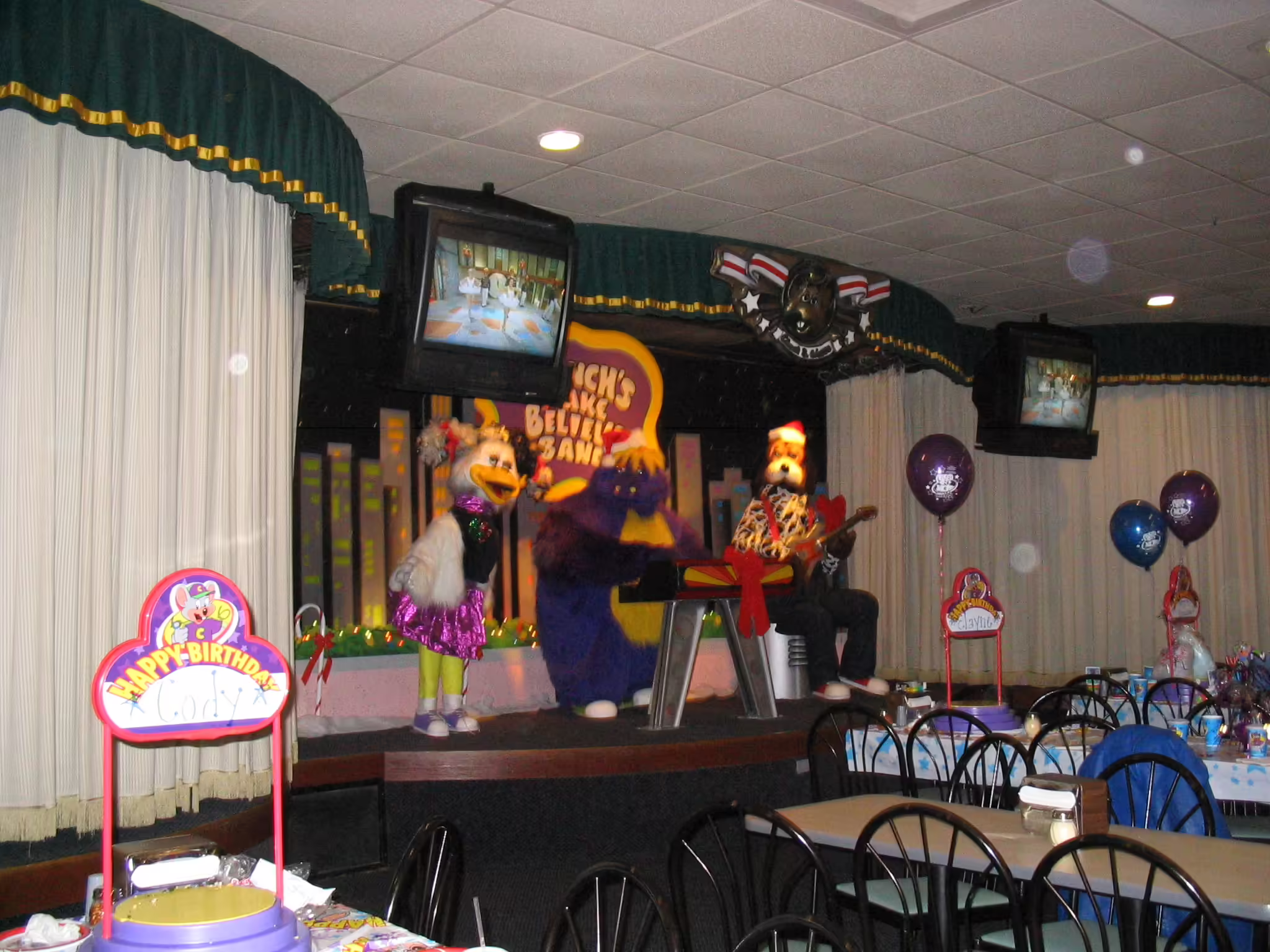 Helen singing 'Toyland' (December 2005)