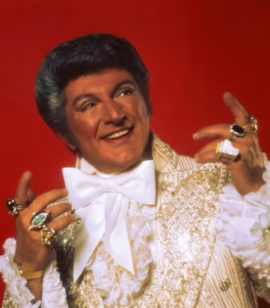 Liberace wearing the likely inspiration for Chuck's outfit