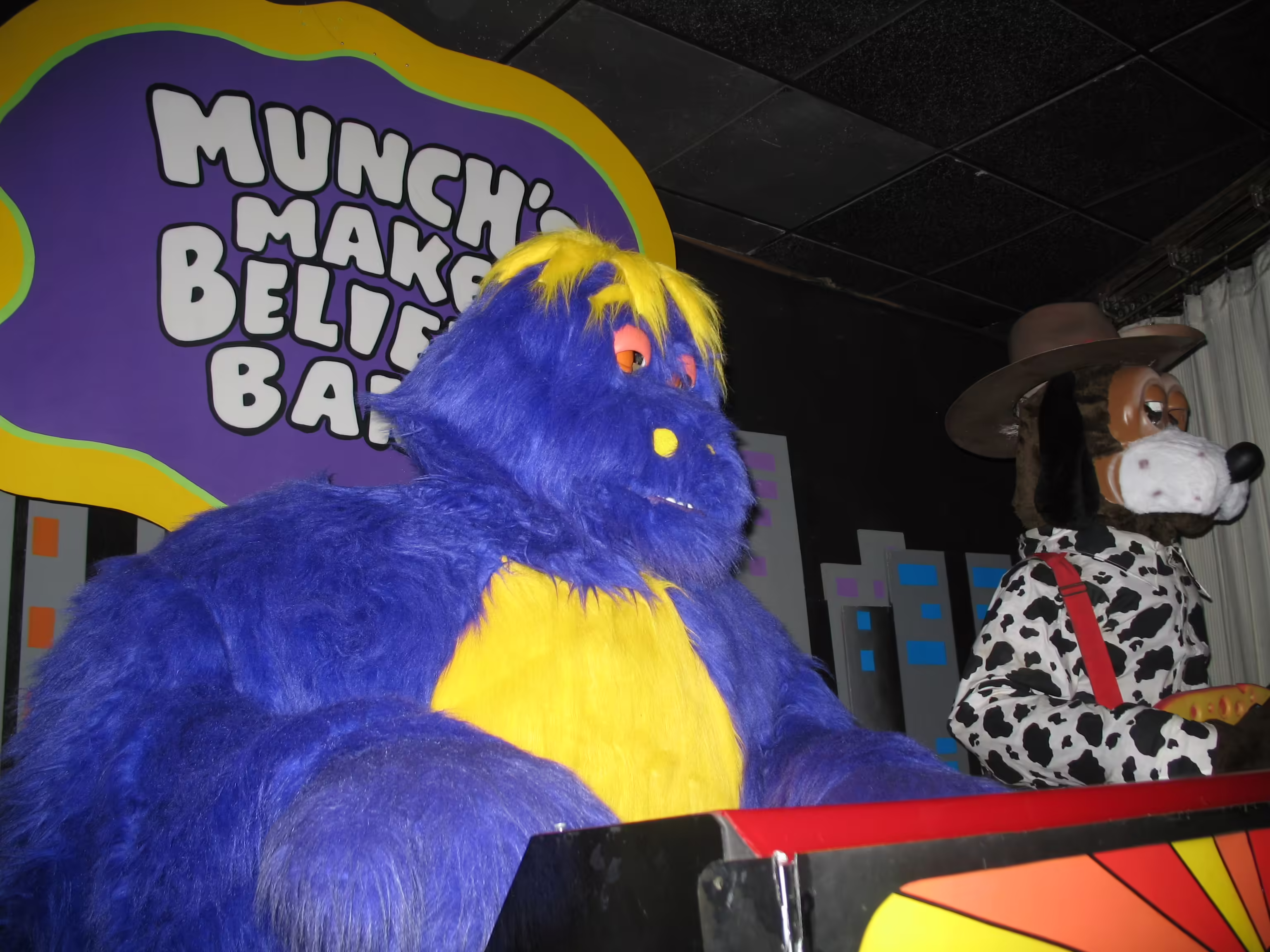 Munch and Jasper between songs (Spring 2007)