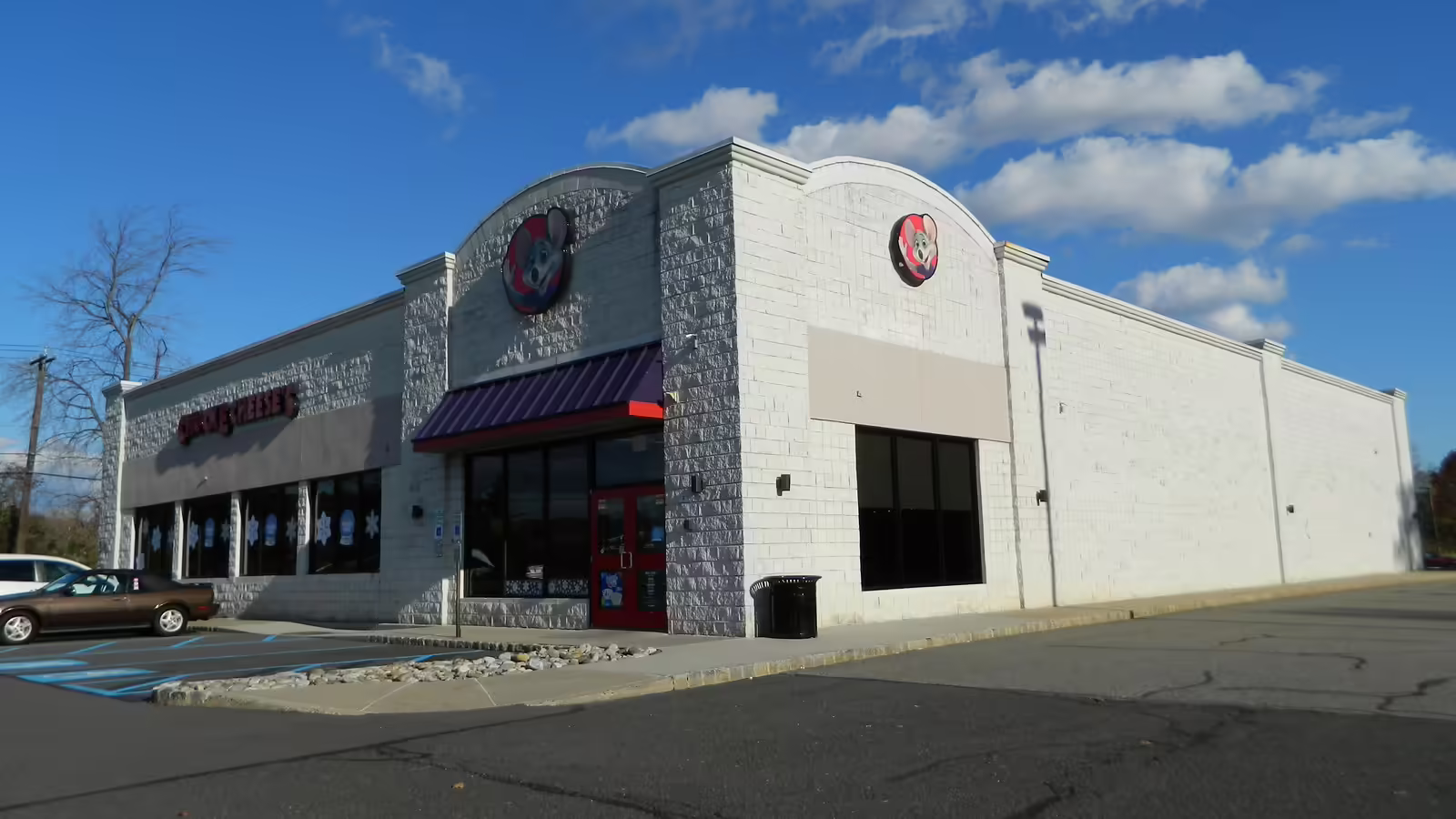 Bridgewater's exterior on April 1st, 2024. (PC: flickr.com)