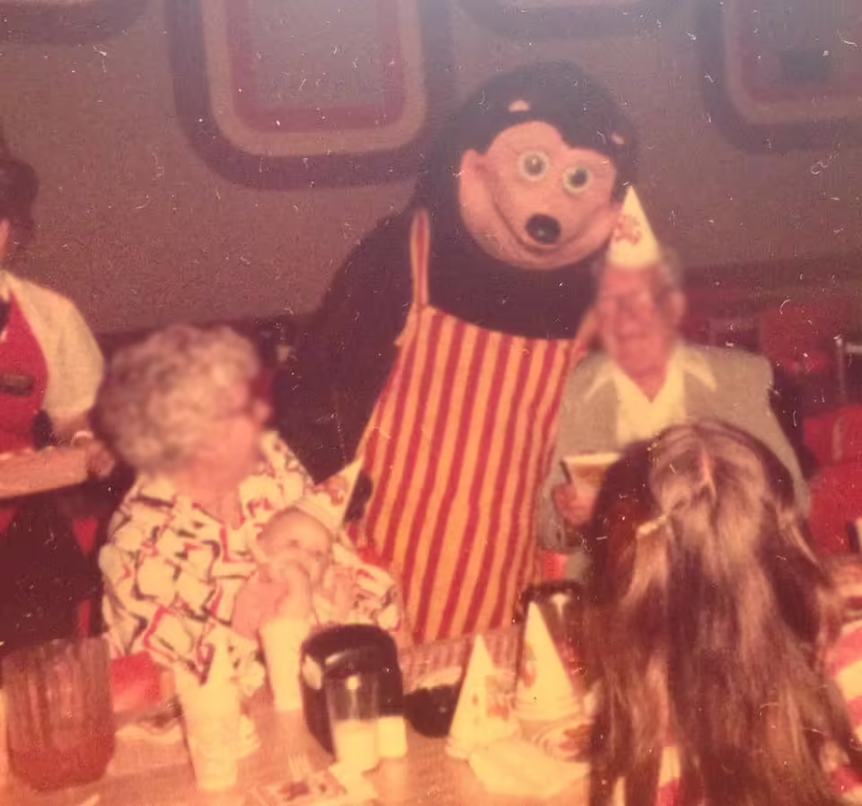 Original Billy Bob Walkaround